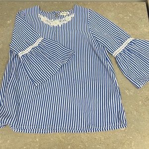 NWOT MONTEAU bell sleeves too for girls SizeM 7/8 with pearls